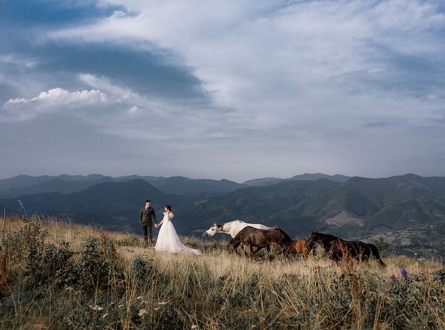 梦见和已经结婚的女同学结婚是什么意思