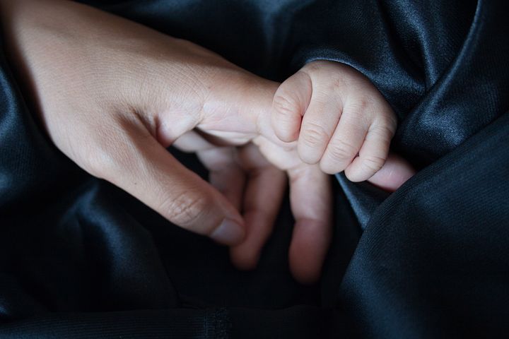 梦见自己女朋友在河里游泳很快是什么意思