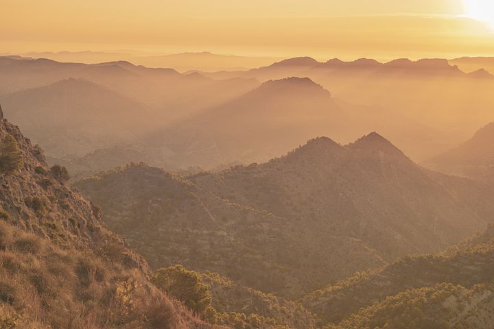 梦见带过世的妈妈去北京旅游是什么意思