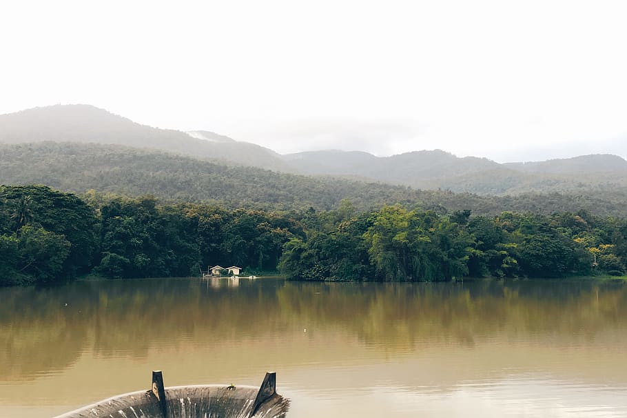 梦见有人追我过河好大水过去了是什么意思