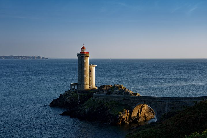 梦见在极速流淌混泥沙水里洗澡是什么意思